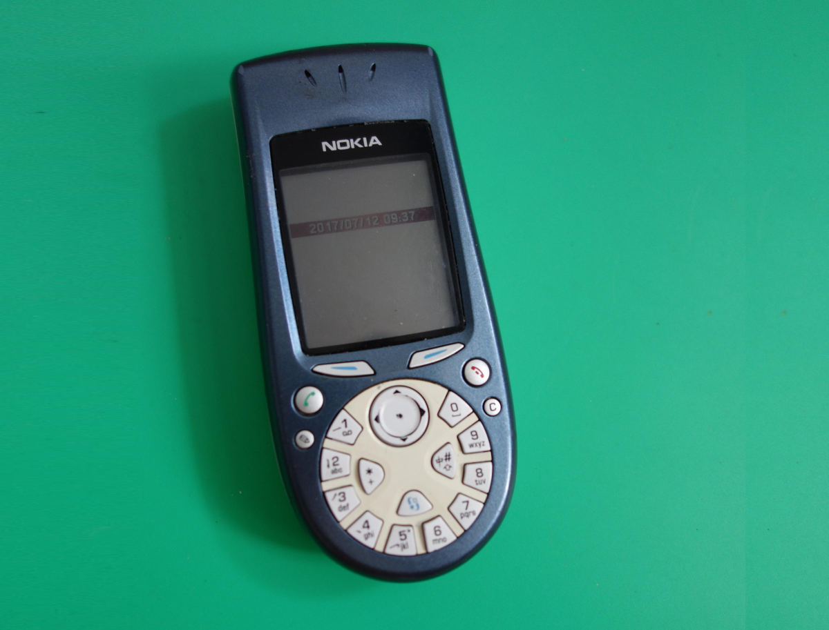 经典重现诺基亚复刻异形手机独特的外观你能接受吗