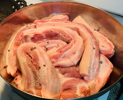 腌腊肉时,别只放盐,记得多加"2料",腊肉咸香入味,腊味十足