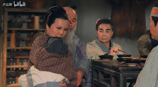 爷青结笑到爷青回,这剧尴尬起来也太上头了|卢小鱼_新浪新闻