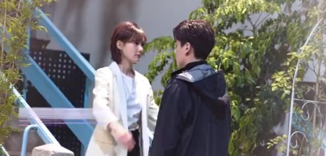 李一桐和胡一天的吻戏背后谁最辛苦?网友:太辛苦20CM的苹果箱了休闲区蓝鸢梦想 - Www.slyday.coM 李一桐和胡一天的吻戏背后谁最辛苦?网友:太辛苦20CM的苹果箱了休闲区蓝鸢梦想 - Www.slyday.coM