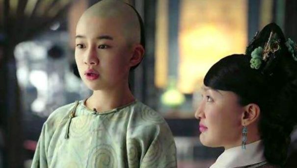 生活悲惨的皇子,生母为皇贵妃但他却被送人,失去皇位继承权|乾隆皇帝