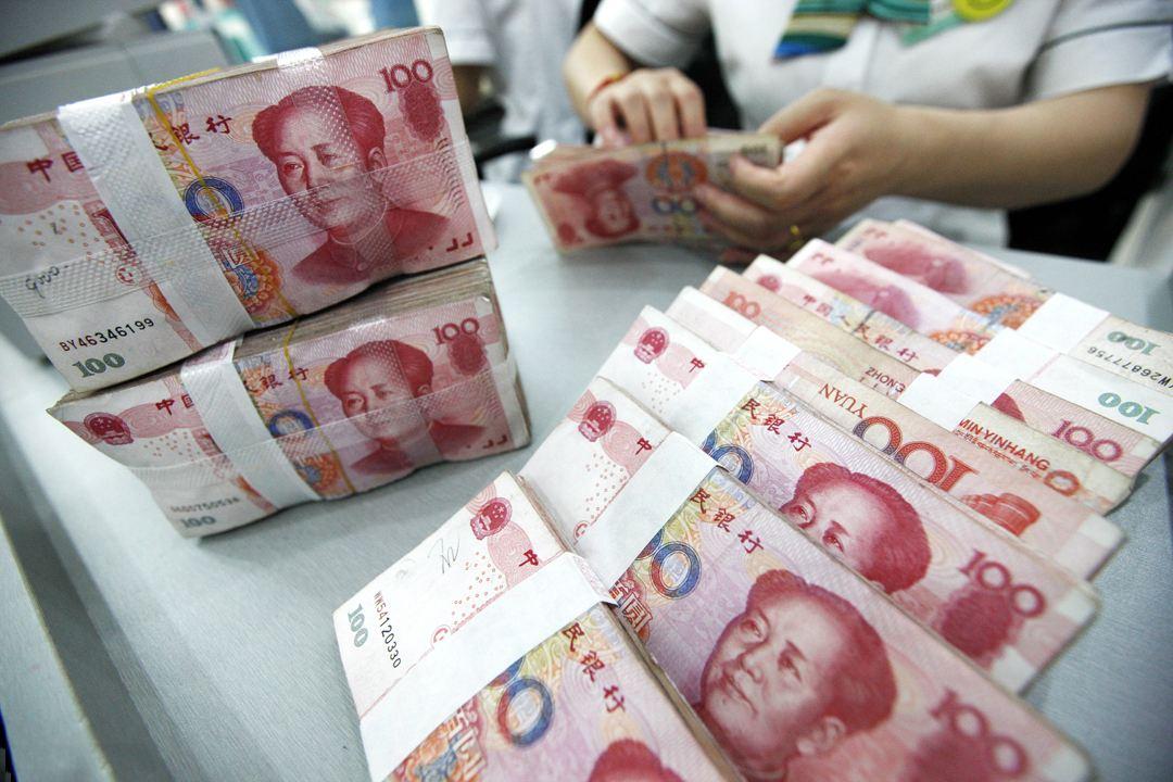 由这组数据,我们就能看得出来,百姓们近些年来对于存钱的"热情"是越来