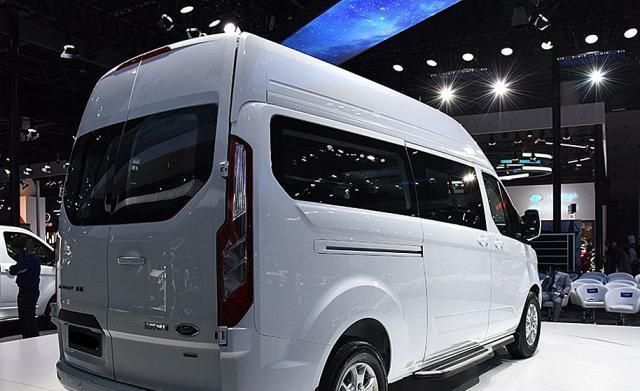 是货车又是商务车的福特全顺,还买别克gl8?车长超5米3,9个座