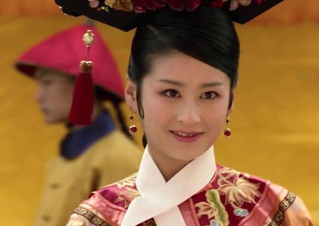 剧中三位女主人公的家世可是不同的,其中甄嬛是大理寺少卿的女儿,而沈