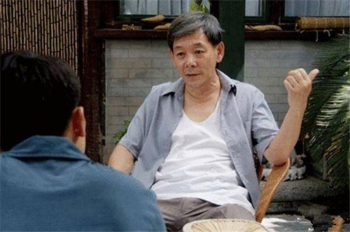 正阳门下倪大红扮演的关大爷为何威信那么高受到众人尊敬