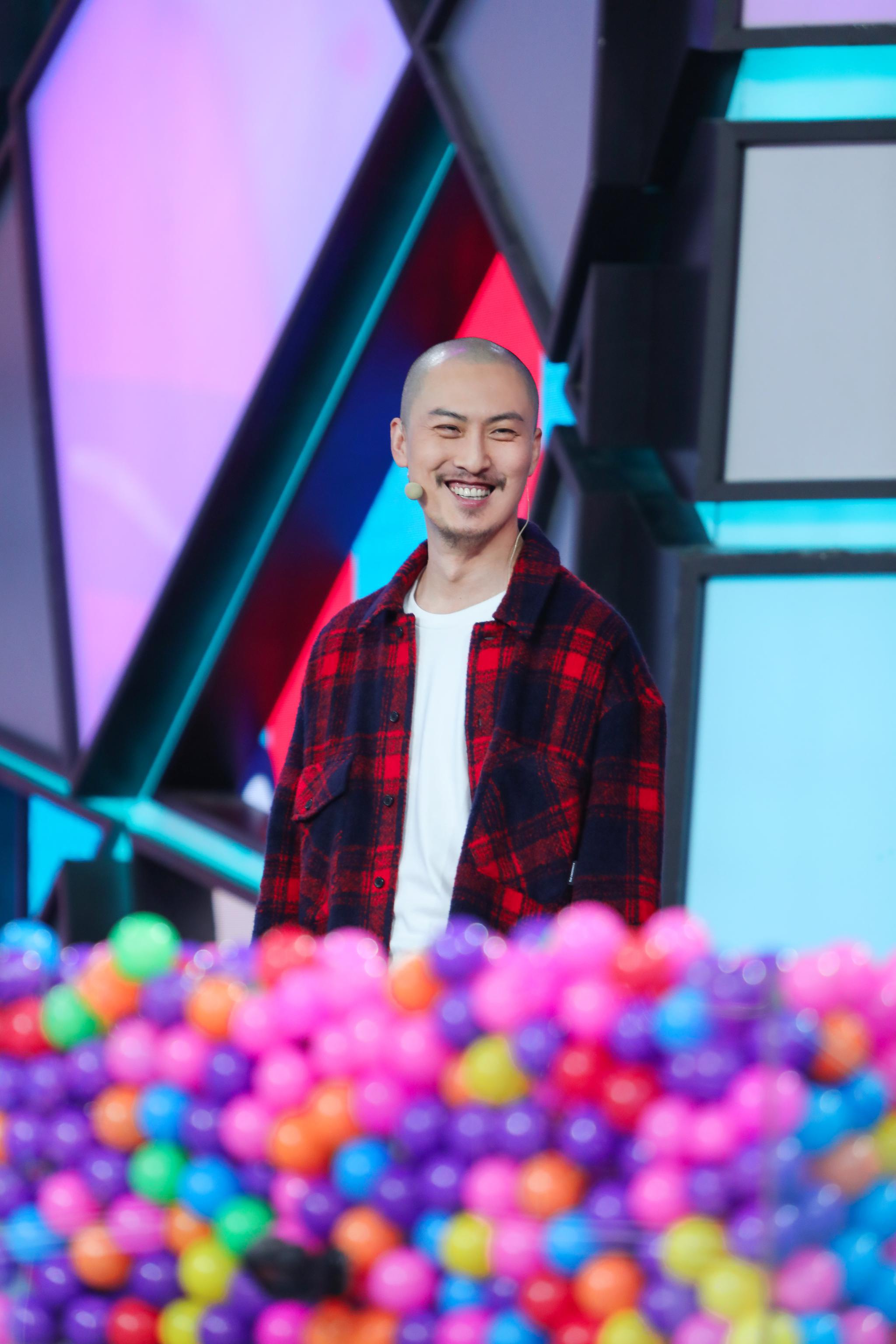 许君聪承包周末笑点 再现经典告别《我就是演员》