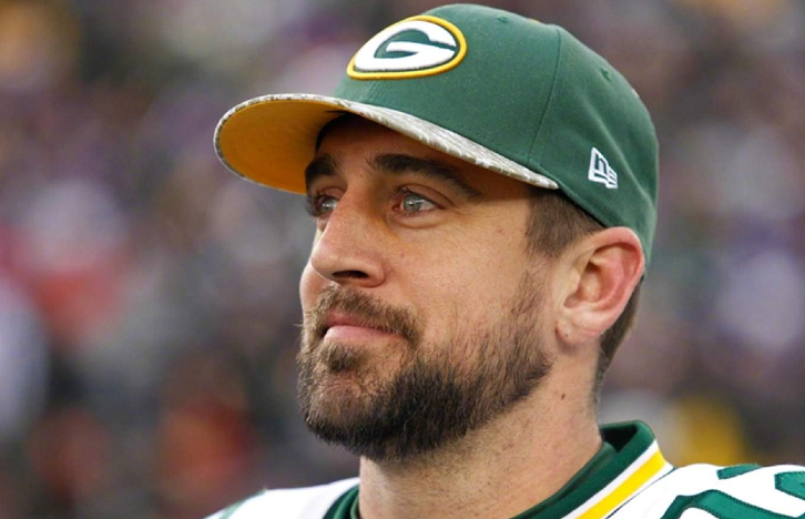 字母哥送祝福!阿隆-罗杰斯勇夺nfl常规赛mvp,还是雄鹿小老板