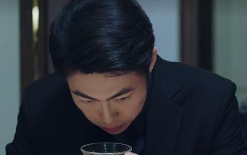 阳光之下之阿刚把命给了封潇声看似愚忠实则恩怨分明