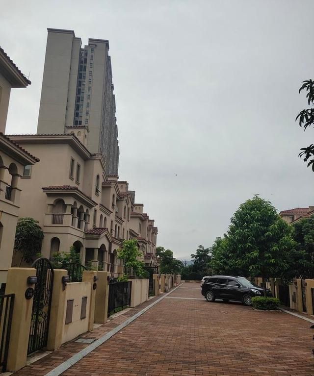 广东中山市雍泉芳草园一别墅以215万成交