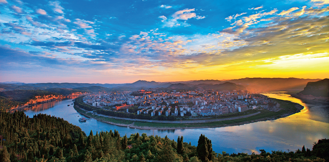 班戈县企业建站_(班戈县西部产业发展有限公司)