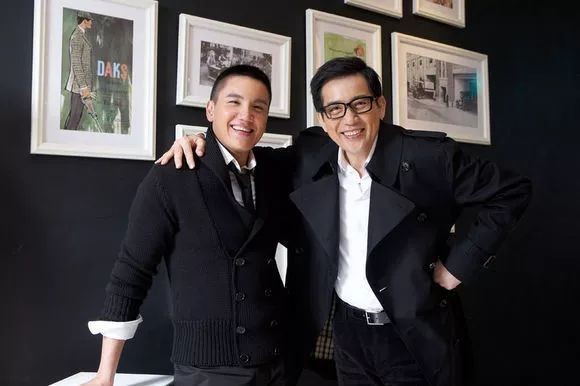 秦汉46岁儿子罕见晒娃与小16岁辣模生子却至今未娶孩子妈