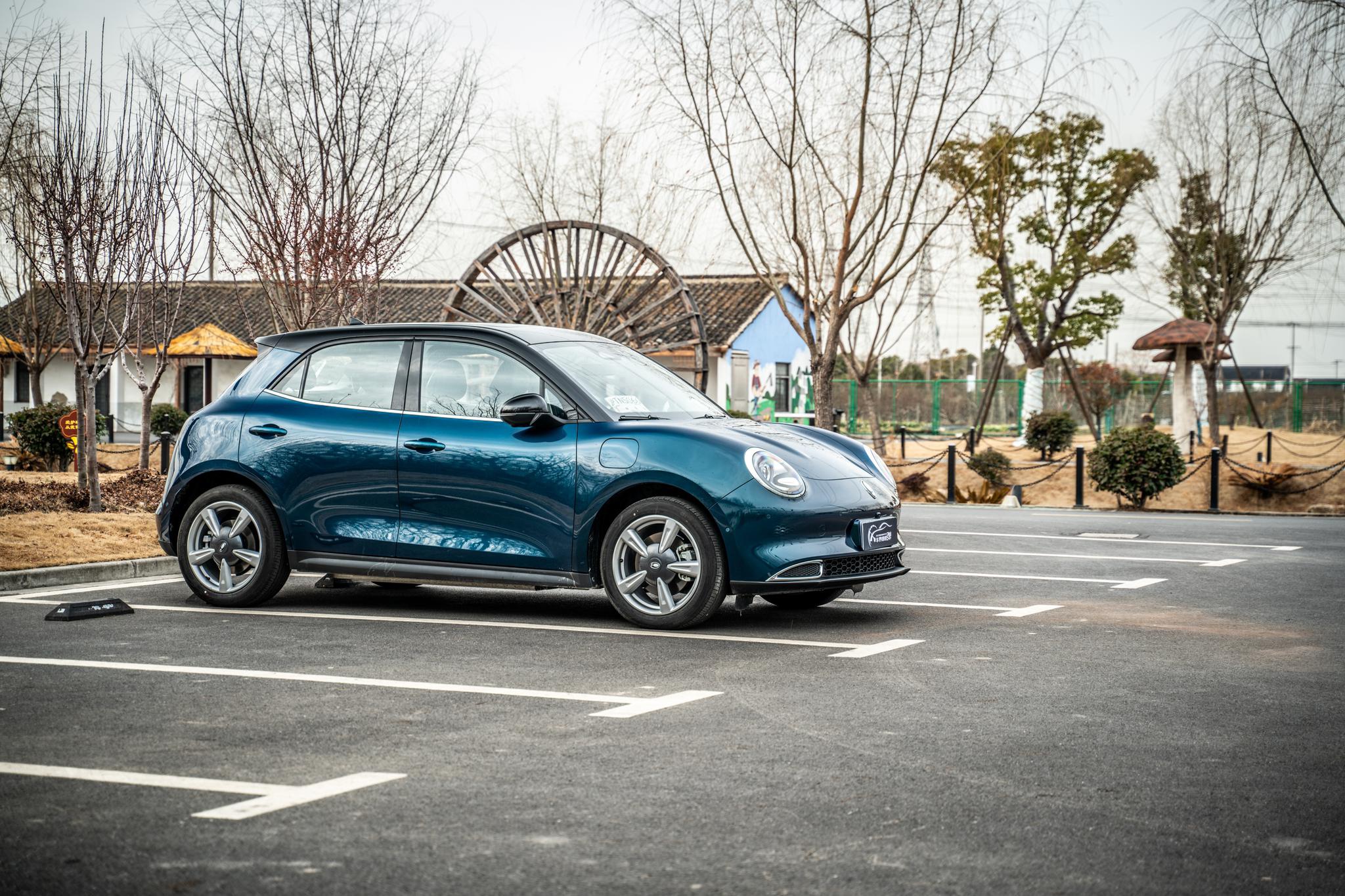 全面评测欧拉好猫外形堪比mini续航比纯电高尔夫强