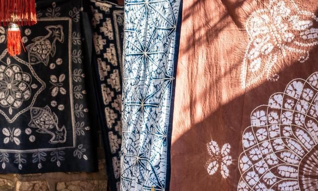 有千年历史的东巴扎染究竟有多迷人呢
