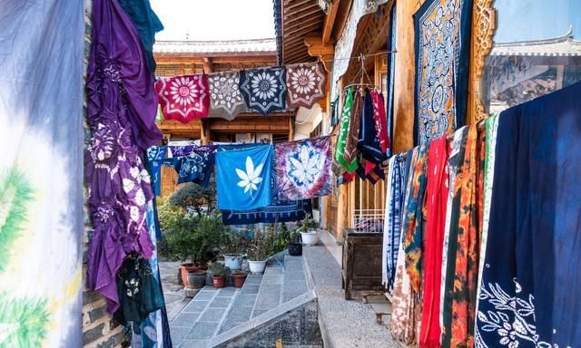 有千年历史的东巴扎染究竟有多迷人呢