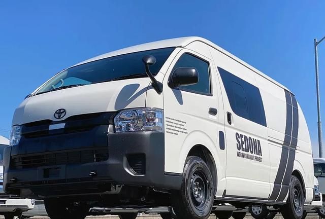 新款丰田海狮房车,2.8t 6at带四驱,车内家具简单实用