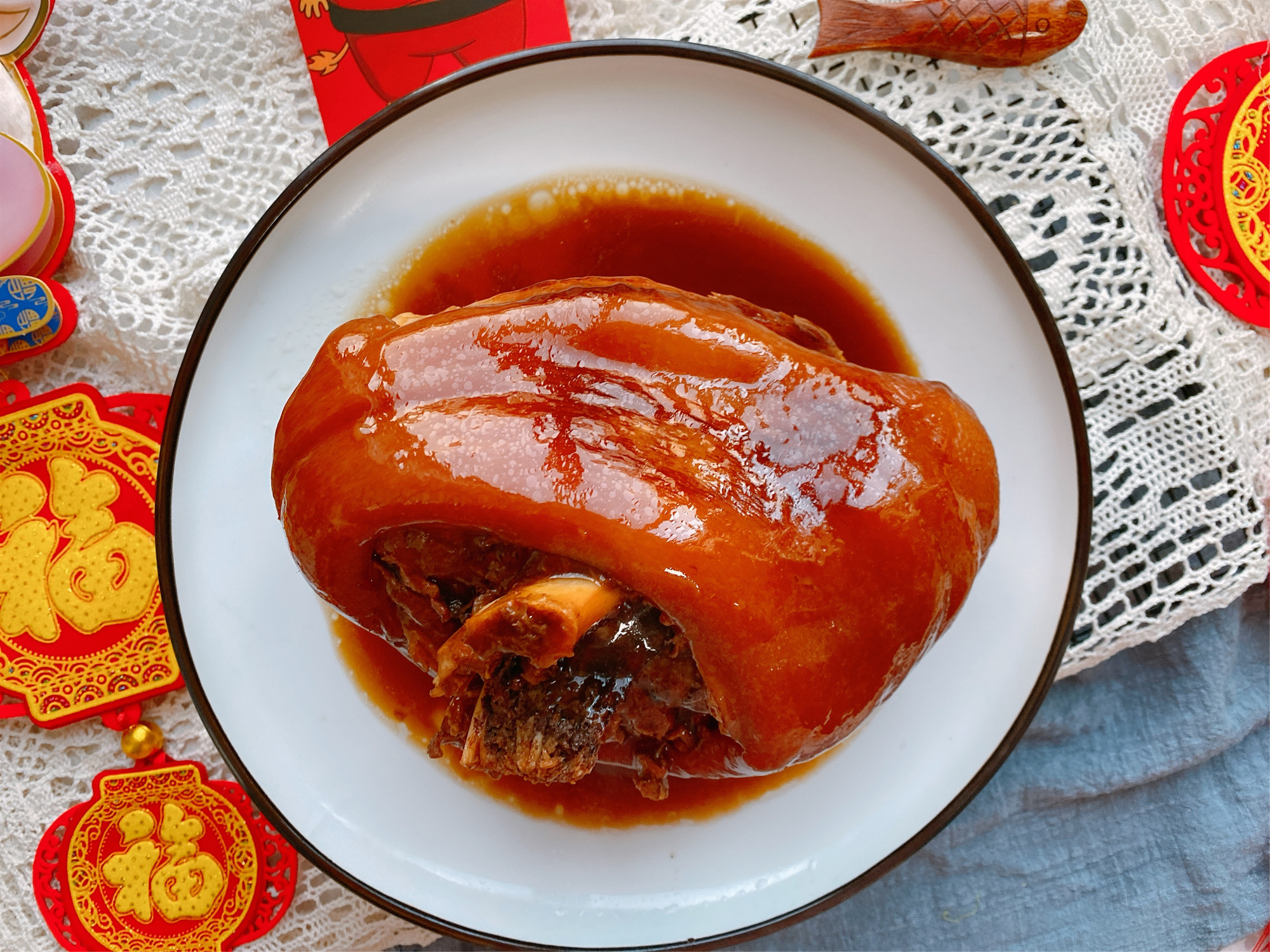 年夜饭硬菜红烧蹄髈简单3步炖的软糯脱骨大口吃肉真过瘾