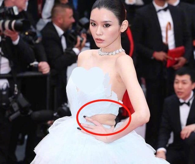 奚梦瑶产后现身综艺四肢纤细好羡慕凸起小腹却成当妈的证明