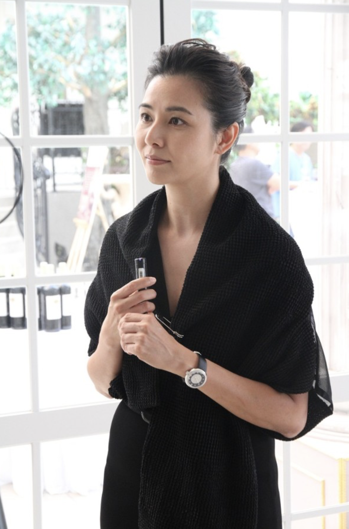 蒙嘉慧赴日开房地产公司,郑伊健豪爽投资百万,开业半年生意兴隆