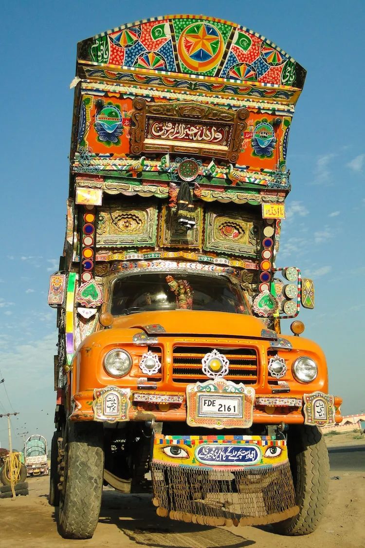 只有巴基斯坦的卡车才能让中国城管兴奋起来