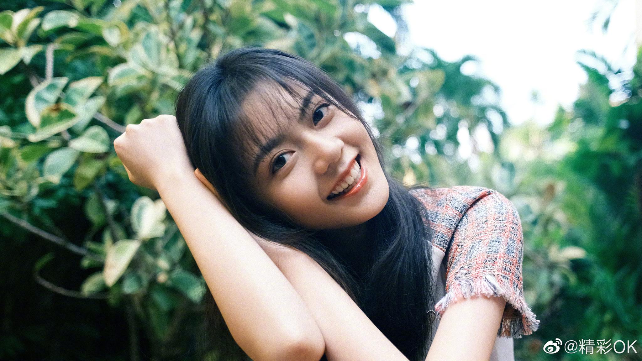赵今麦休闲私服轻松惬意,少女甜美的笑容,元气感扑面而来