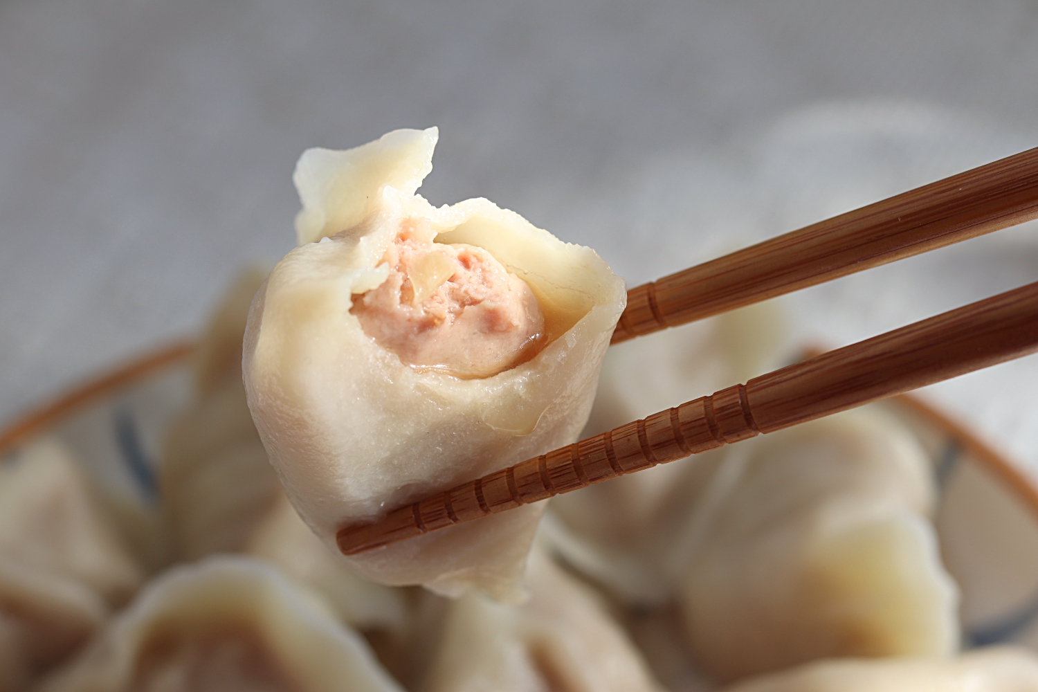 咬一口满满的汤汁哟,教你我家的馅料配方|饺子|面团|牛肉_新浪新闻