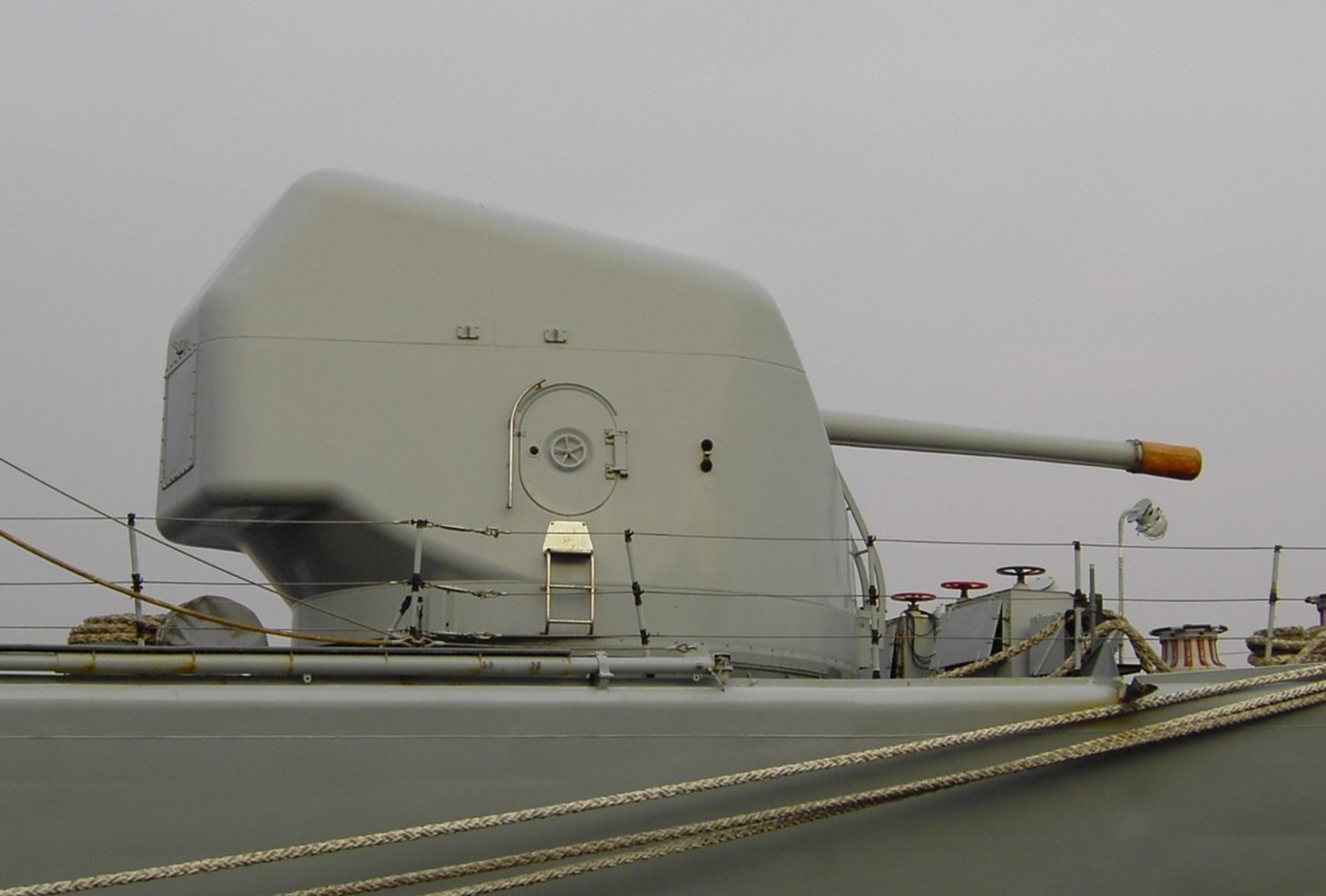 意大利127毫米主炮印度海军最初选择意大利公司奥托·梅拉拉供应127