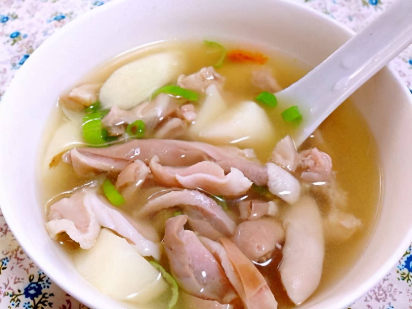 教你营养美味的山药栗子猪肚煲,香而不腻又能解馋,家人特喜欢