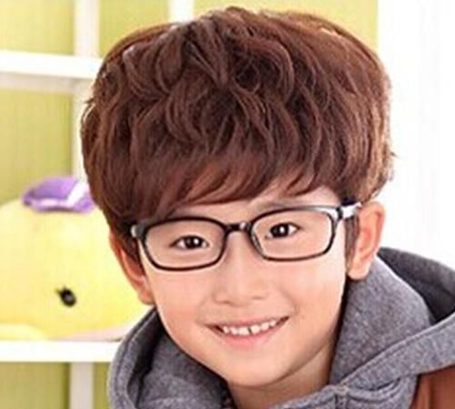 宝爸给2岁孩子烫发,本以为会被夸赞,却反被骂"无知"