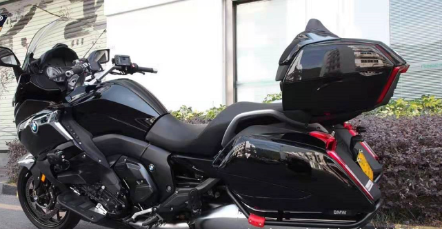 摩友花40万买宝马k1600bga ,超级公路摩托行外人很难扶起-新浪汽车