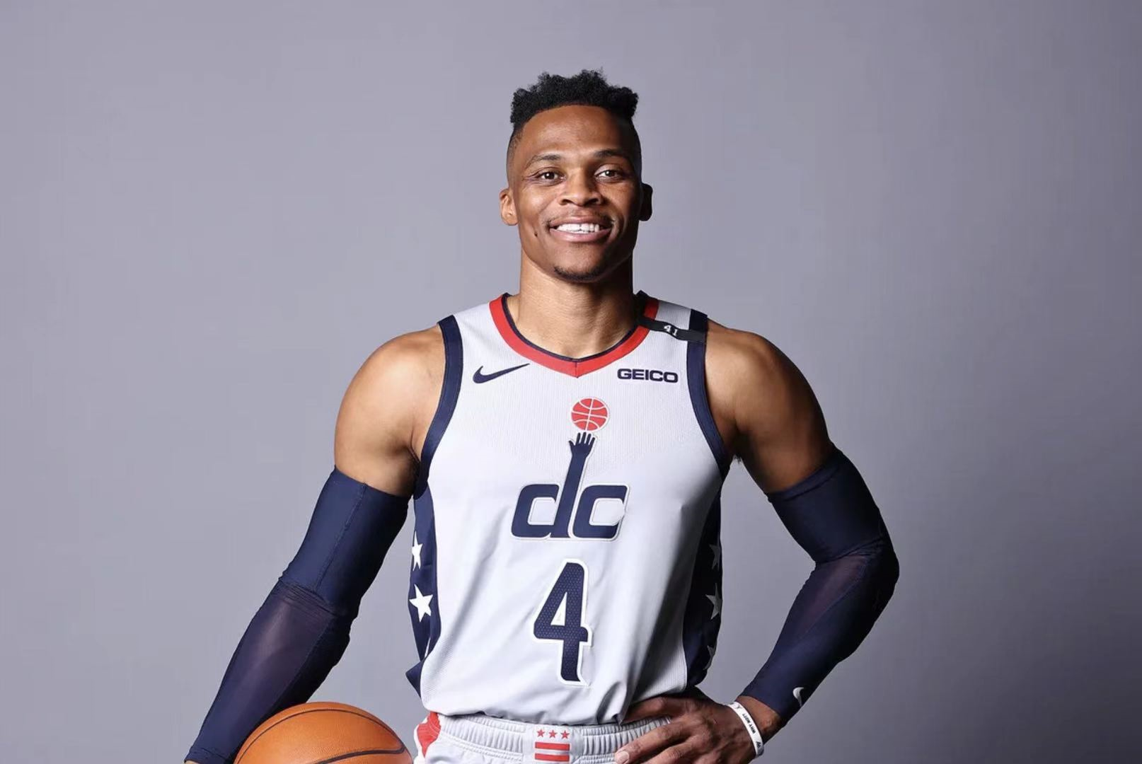 太尴尬了!威少缺席奇才又赢了,球迷调侃:再多休息几场吧