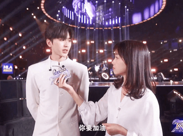 蔡徐坤王冰冰同框,镜头下堪比"卸妆水",两人真有8岁年龄差吗