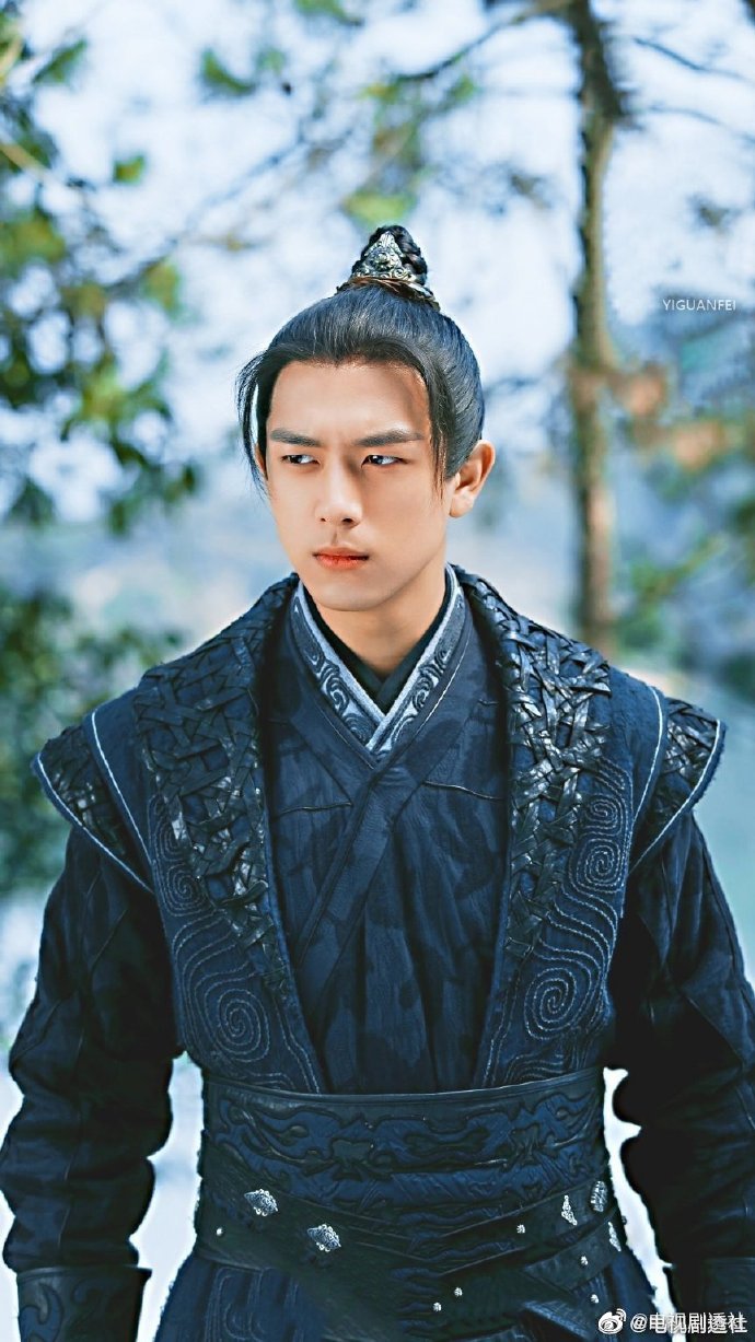 你觉得李现在哪部剧中的古装造型最帅