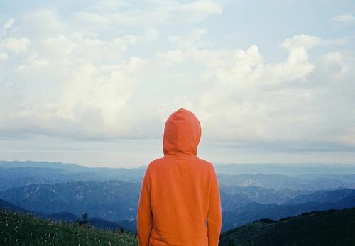 心理测试:凭感觉选一个男生背影,测你爱的那个人会离开吗