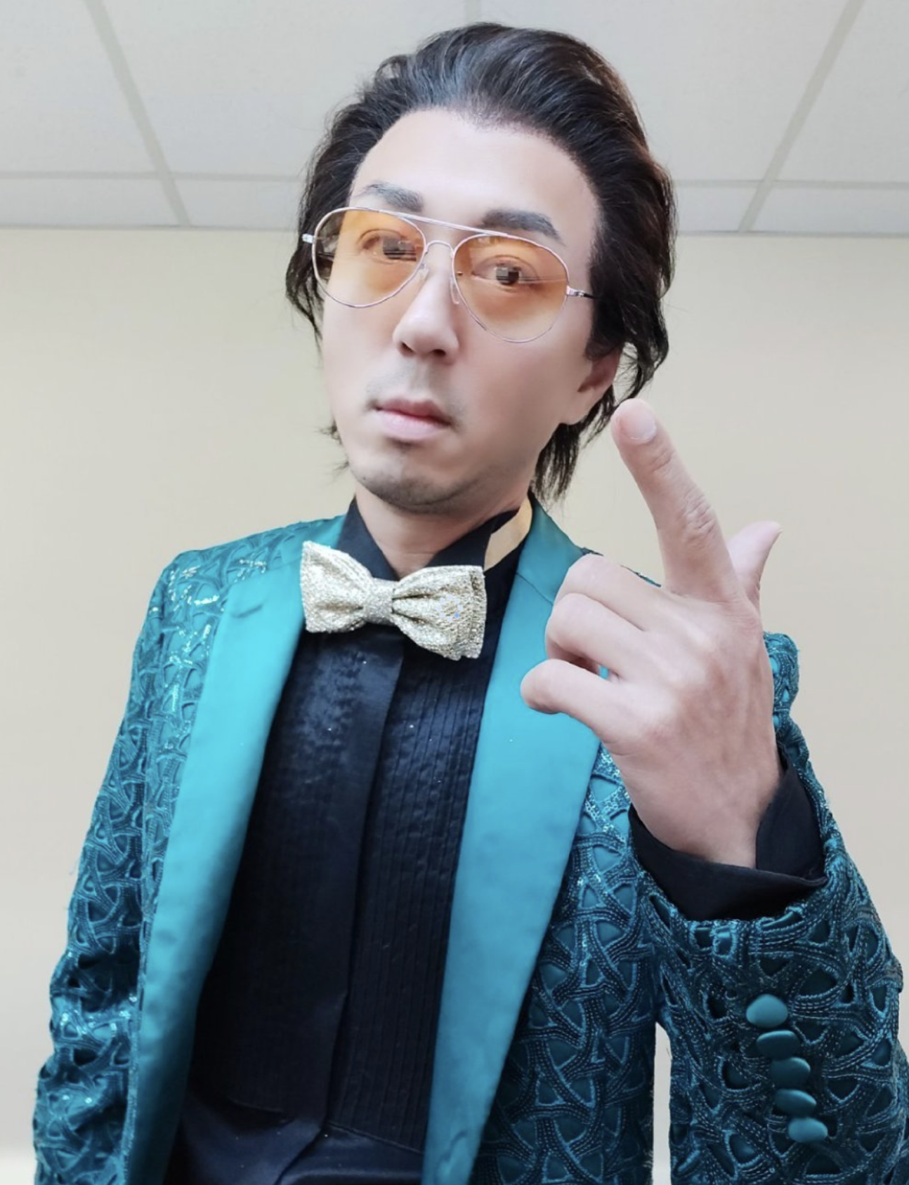 戴耀明自曝一场直播赚六万,堪比tvb三个月薪资,感慨比拍戏轻松