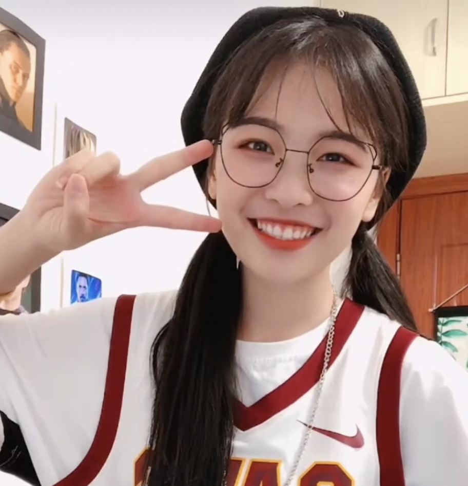 这么多人拍视频,凭什么就她火?