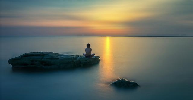 有时候就想一个人静静的发会儿呆什么也不想