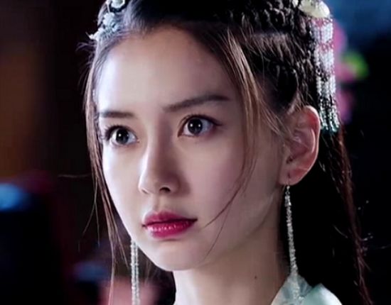 《花田喜事2010》,《狄仁杰前传》以及《孤芳不自赏》等等,然而杨颖