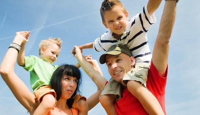 奇葩妈妈怂恿孩子涂鸦获点赞,在教育这件事上,规矩太多难成方圆休闲区蓝鸢梦想 - Www.slyday.coM