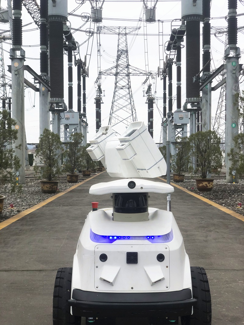 南方电网贵州安顺供电局智能机器人全方位巡维 护航新春可靠用电|巡检