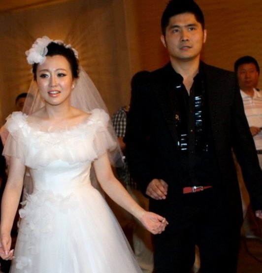 父亲是知名演员,她却靠自己的实力嫁入豪门,被丈夫宠成公主|潘阳|公主