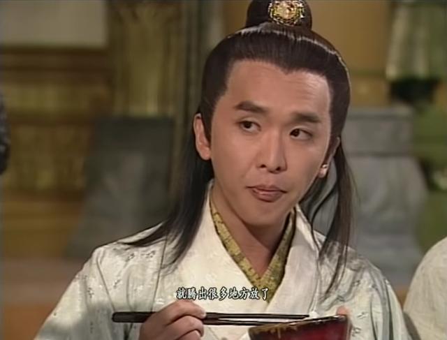 54岁"金吒"花百万养仨女友,最宠新欢帮养娃,身价上亿不成家|邓兆尊