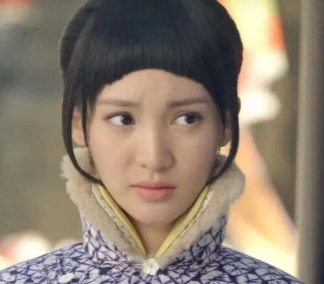 在2015年的时候,金晨因为主演民国玄幻剧《无心法师》而在演艺圈崭露