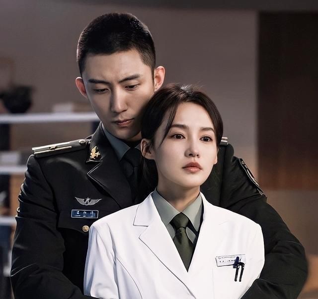 亲爱的戎装定档2月末黄景瑜李沁主演完爆太阳的后裔