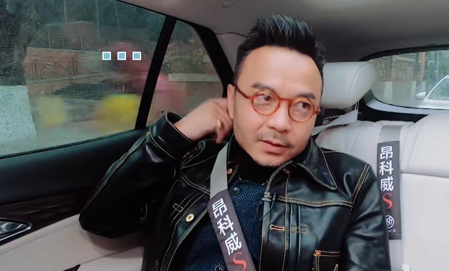 汪涵被高晓松提及尴尬的往事曾担任摄像师陪龙丹妮外出采访