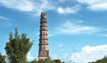 壮丽壮观拔地而起省文物保护单位文峰塔广东兴宁市