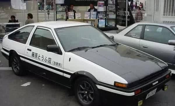 小伙将老旧普桑改造成"ae86",二手车商出价20万,车主:我不卖