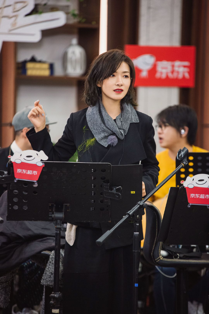 哪有什么人淡如菊,万茜参加了七台春晚,不是走红的结果?