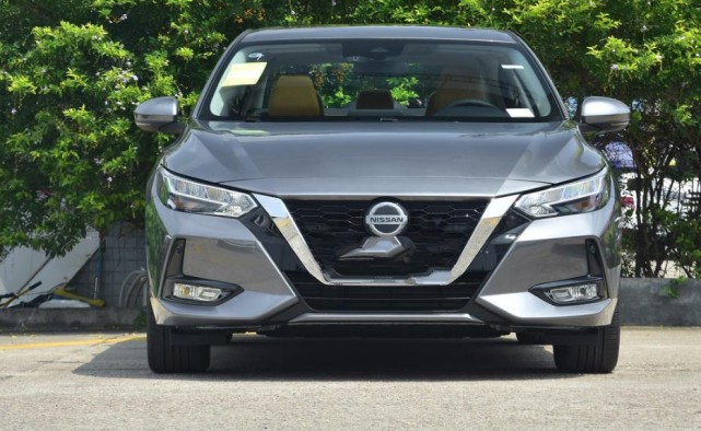 2021款轩逸顶配14.3万,轴距同级领先,"大沙发"称号实至名归