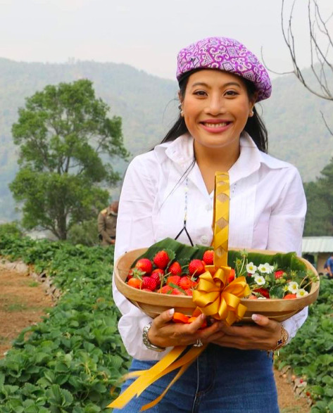 泰国神兽公主化身农妇戴画家帽硬凹女神范34岁颜值堪忧未嫁人