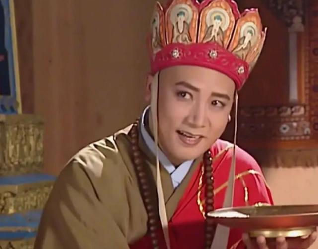 迟重瑞最令人惊艳的一段表演,是《西游记》中孙悟空假扮唐僧吐心的那